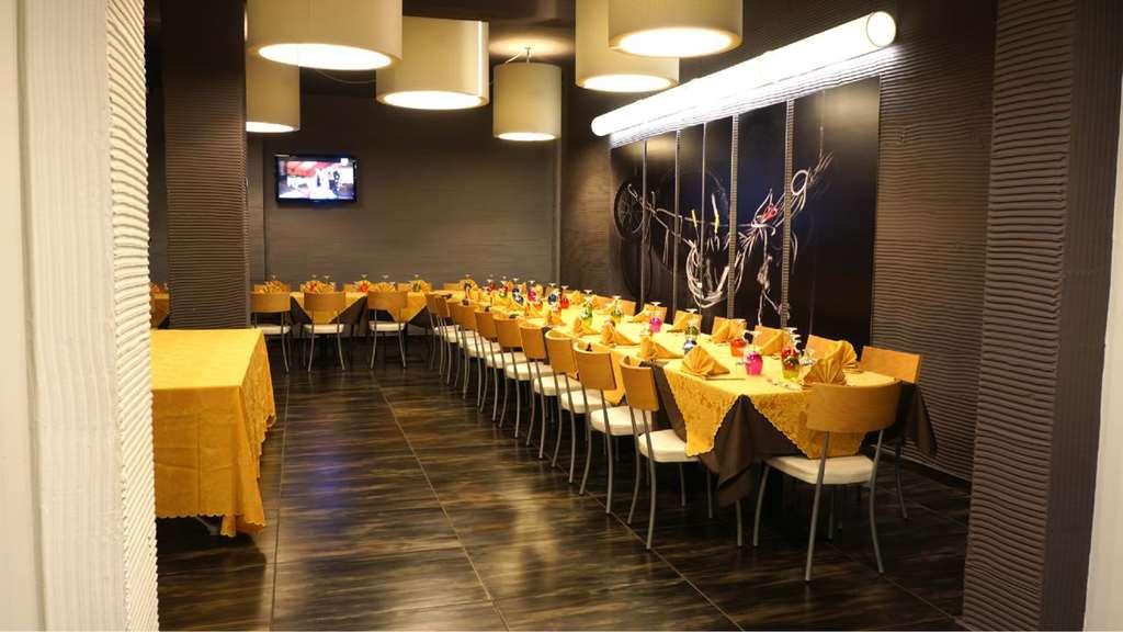 Hotel Scigliano روسانو المطعم الصورة