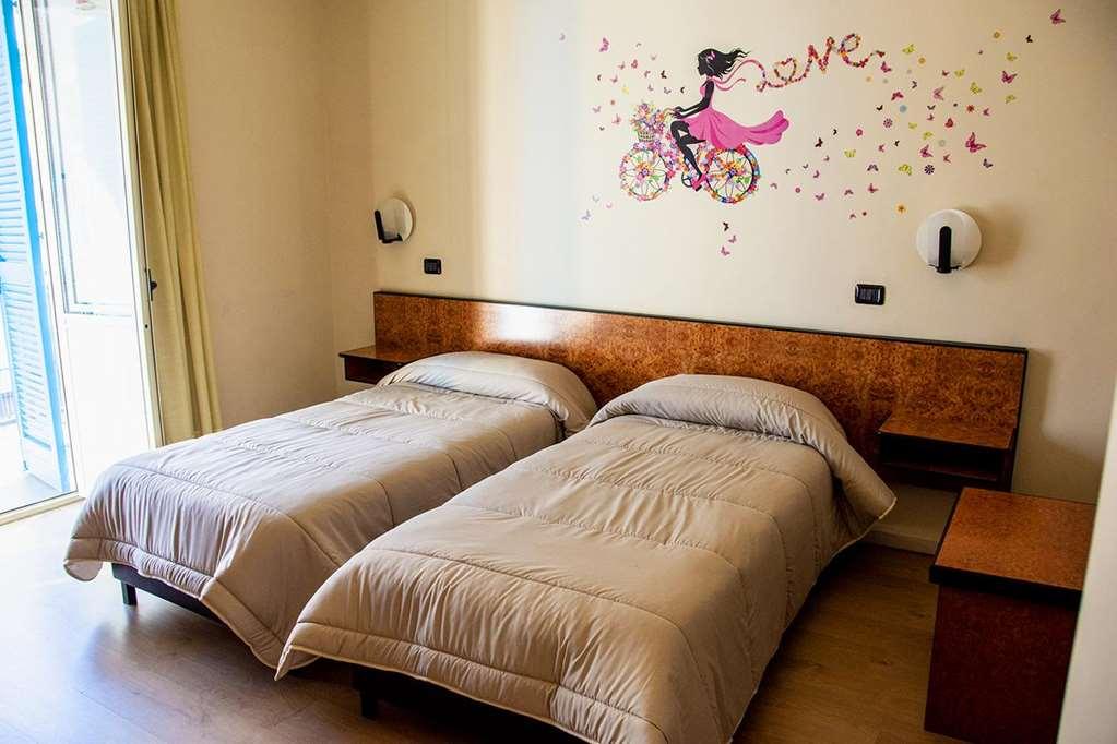 Hotel Scigliano روسانو الغرفة الصورة